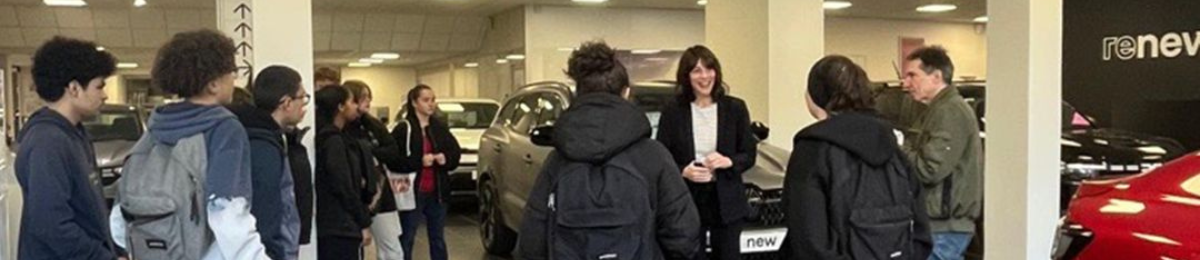 Illustration de À la découverte des métiers de l’automobile chez RRG