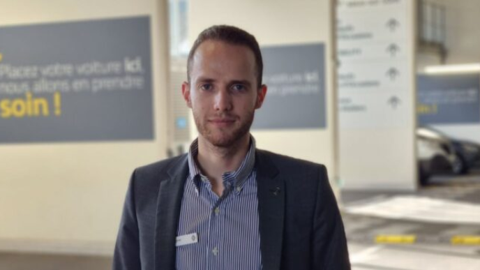 Bannière avec photographie de notre collaborateur Thibault, interviewé au sujet de son Graduate Program.