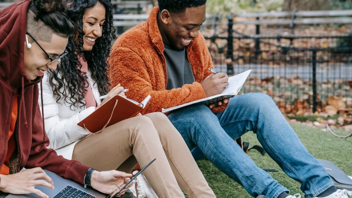 Illustration de RRG souhaite une belle rentrée aux alternants !